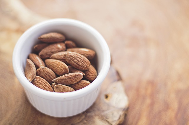 almonds-vitamin-hair