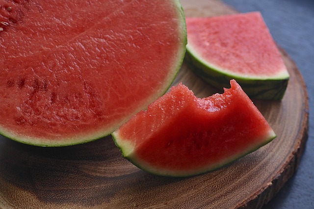 watermelon-fruits-losing-weight
